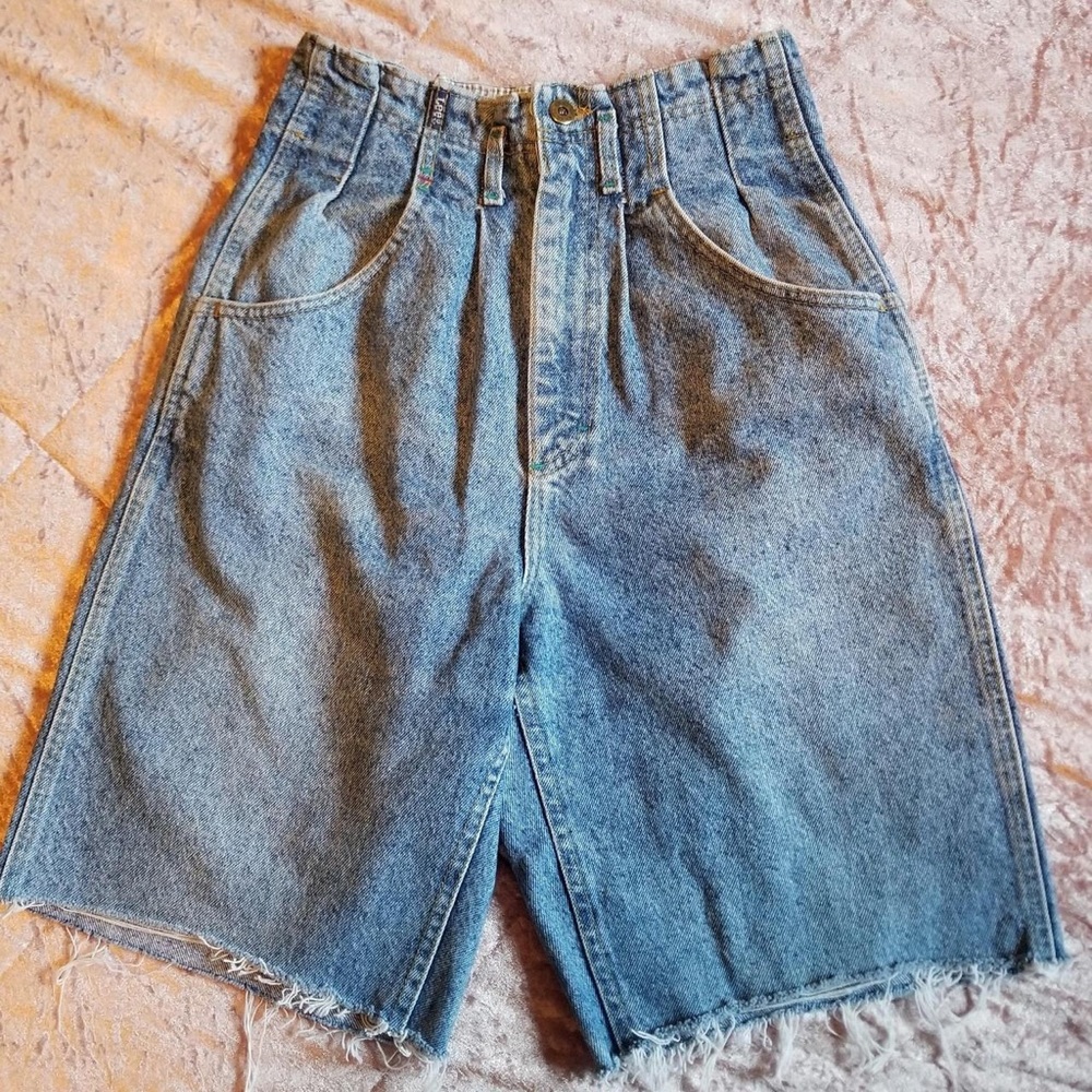 Vintage High-Waisted Lee Jean Oversized Bermuda Shorts Size 8